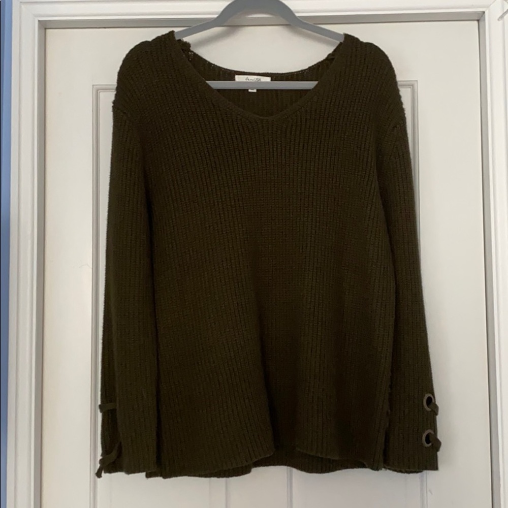 Green Active USA sweater